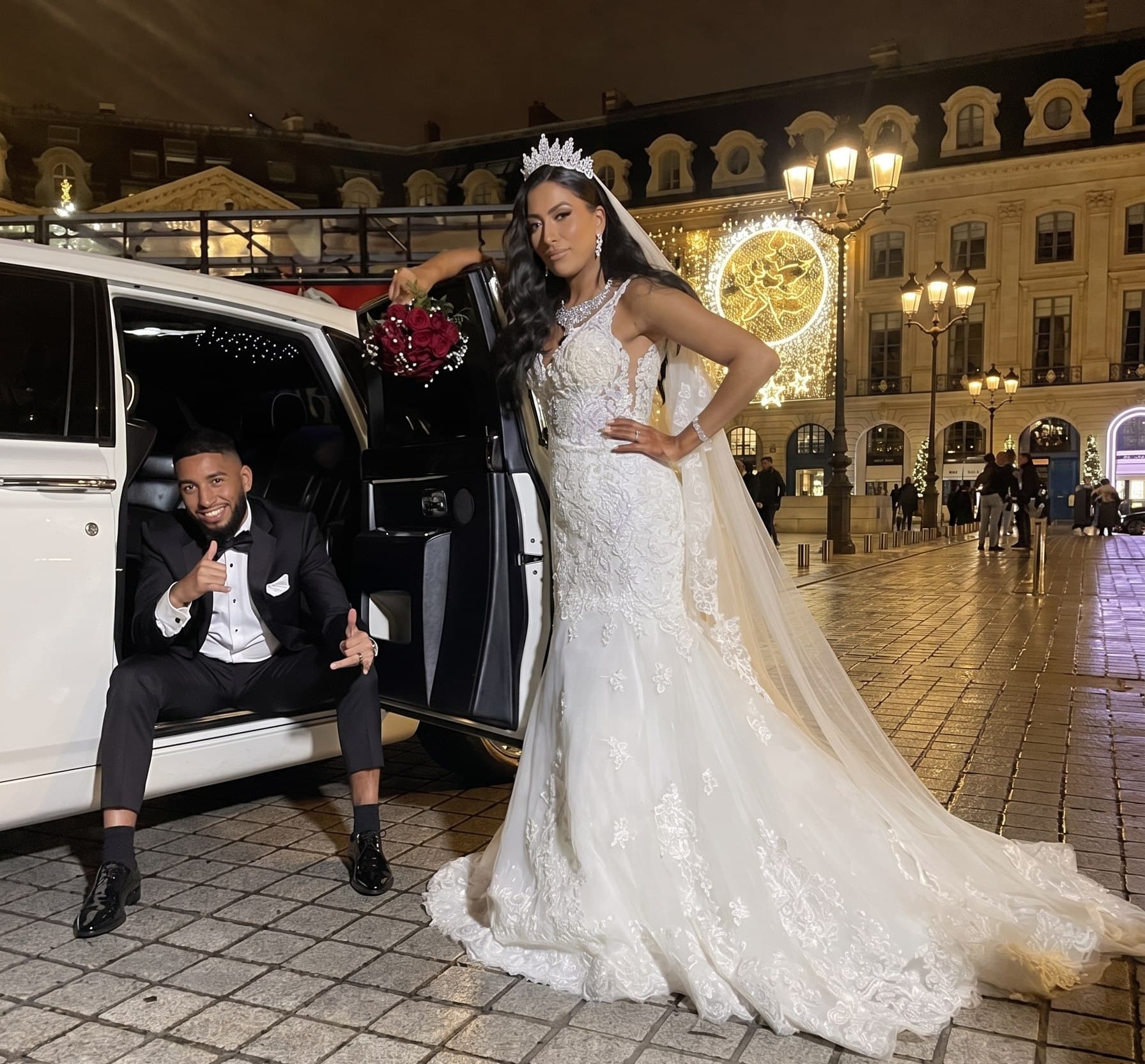 Client LuxuriaCar devant la Rolls-Royce Phantom